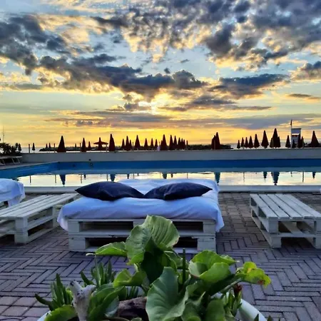 Отель Classic - Azzurro Club 3*