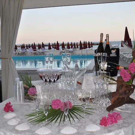 Отель Classic - Azzurro Club Лидо-ди-Савио